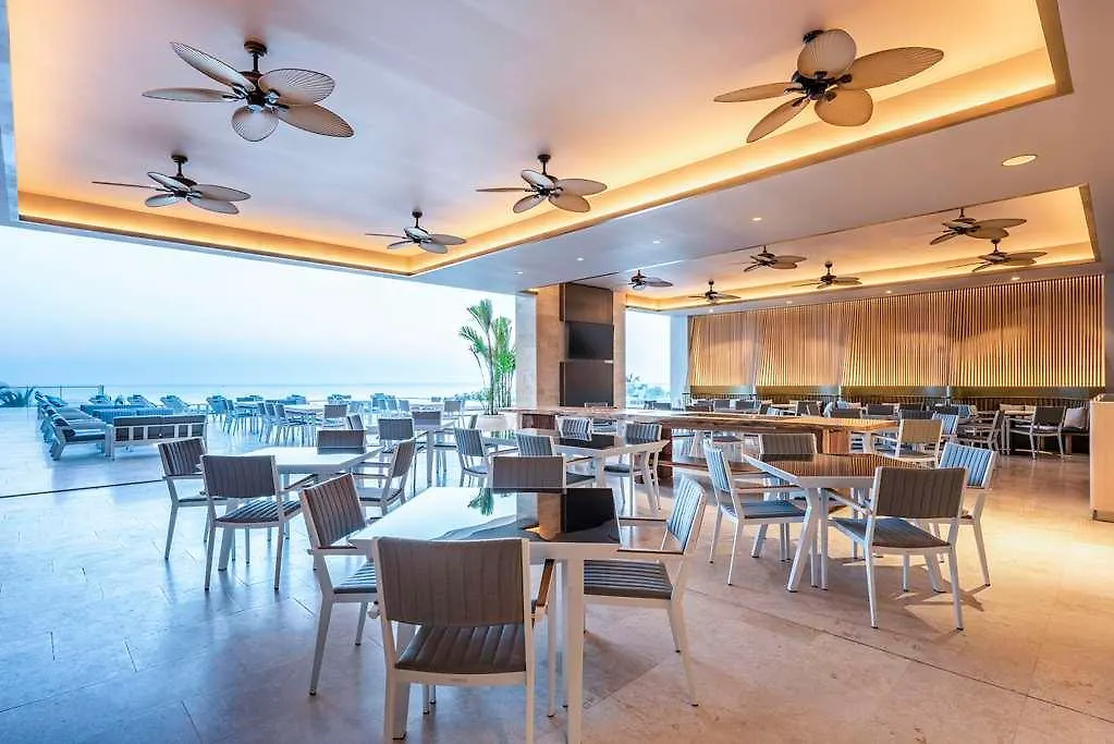 Отель Hilton Santa Marta