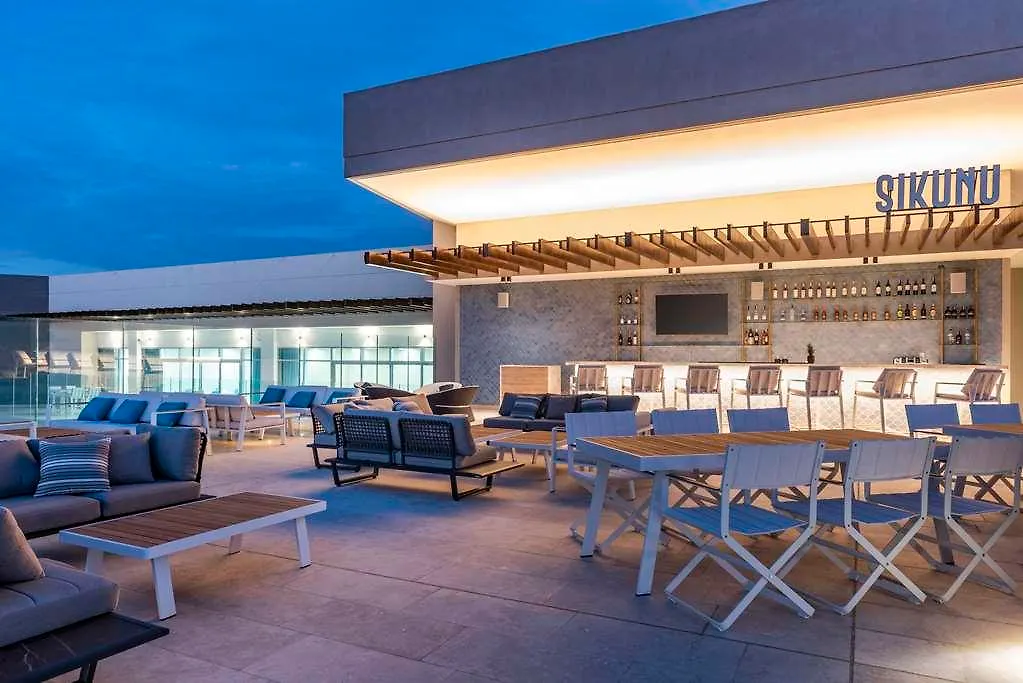 Отель Hilton Santa Marta